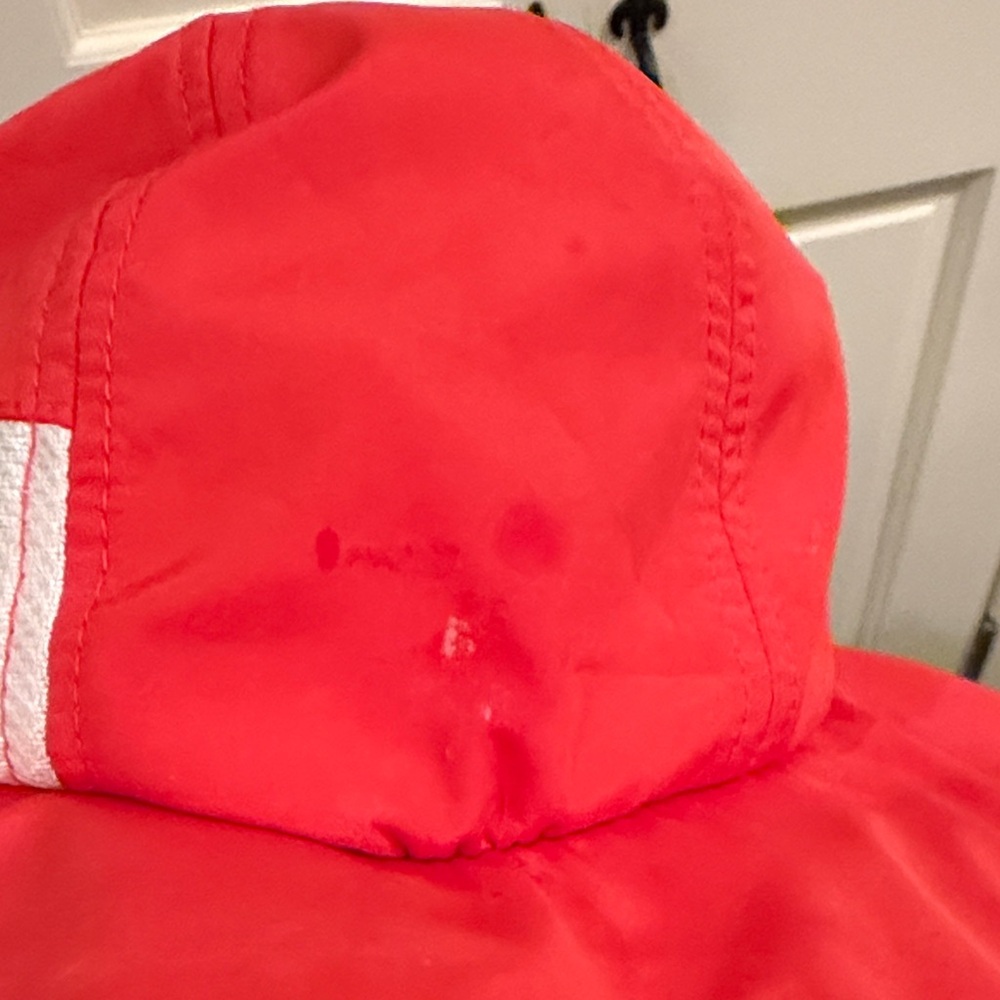 SwimZip Red Sun Hat - Picture 9 of 9